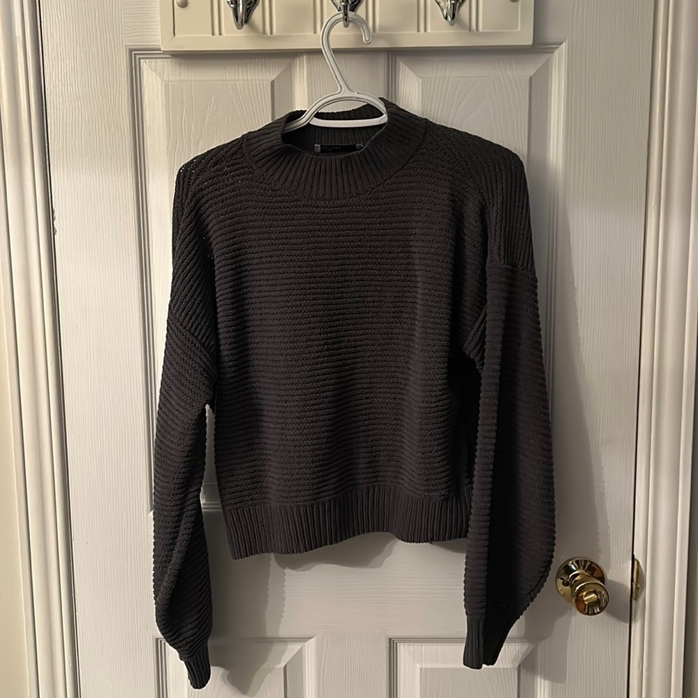 Hollister sweater